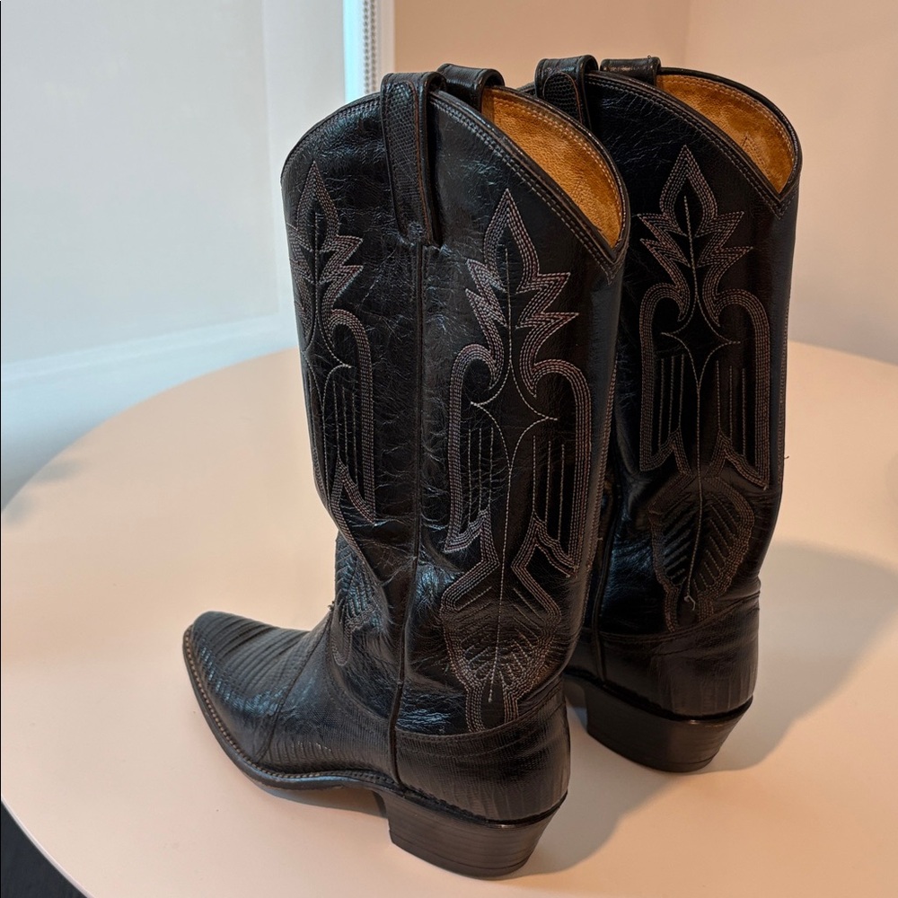 Vintage Dan Post cow boy boots made in the USA